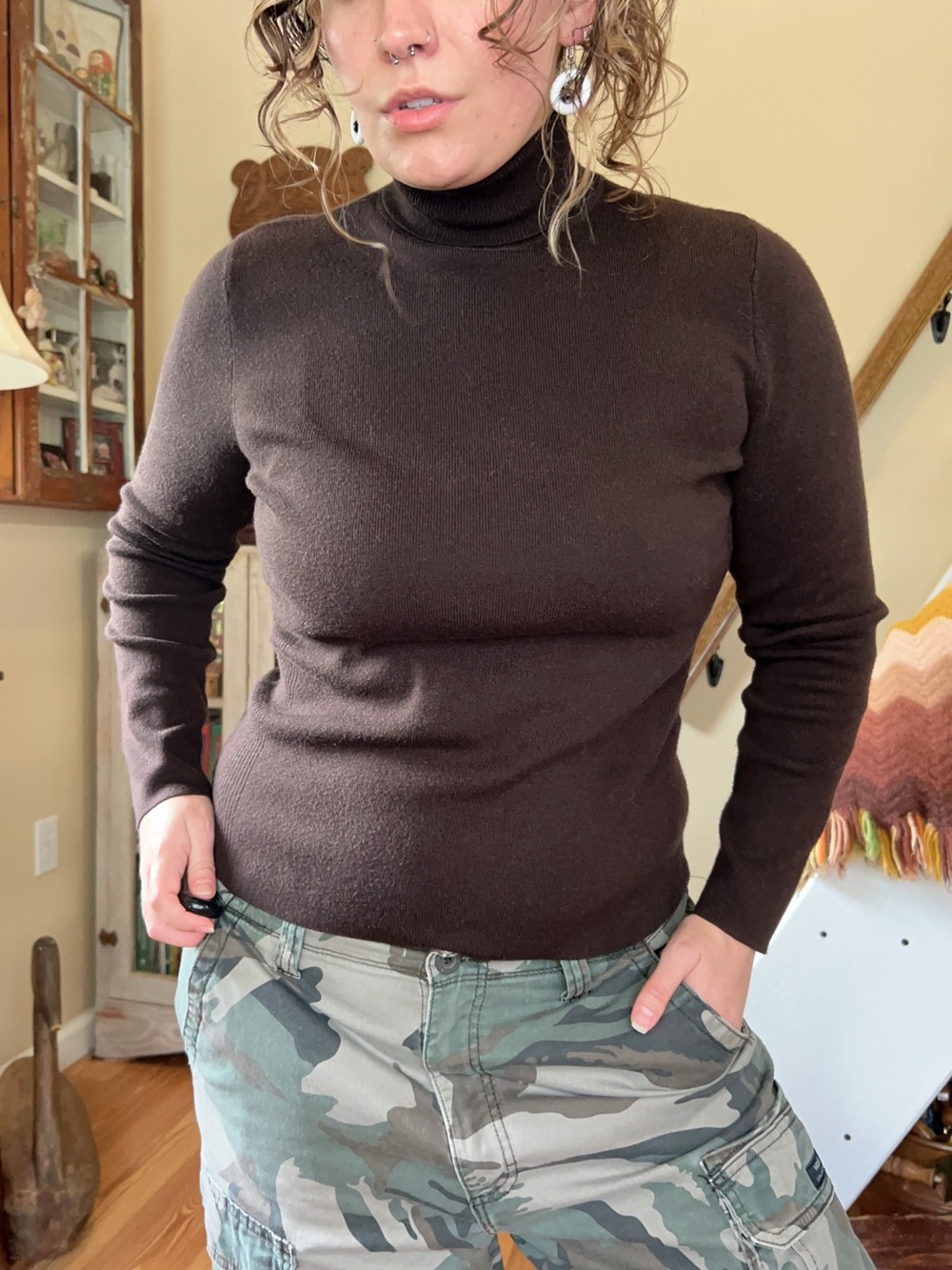 Chico’s Brown Ribbed Side Turtleneck Sweater Fitted Stretch Layering Size 1